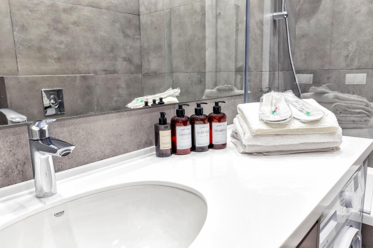 Aura Business Class Apartment Астана Екстериор снимка